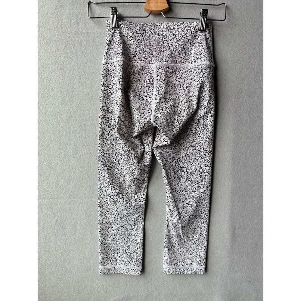 Lululemon Wunder Under Hi-Rise Crop Leggings Size 4 Ditsy‎ Daisy